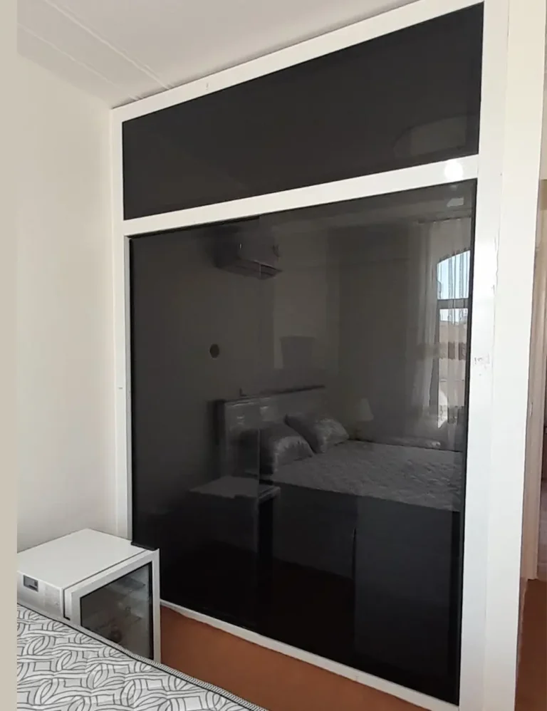 اجرای درب دکوفیکس برای کمد دیواری
