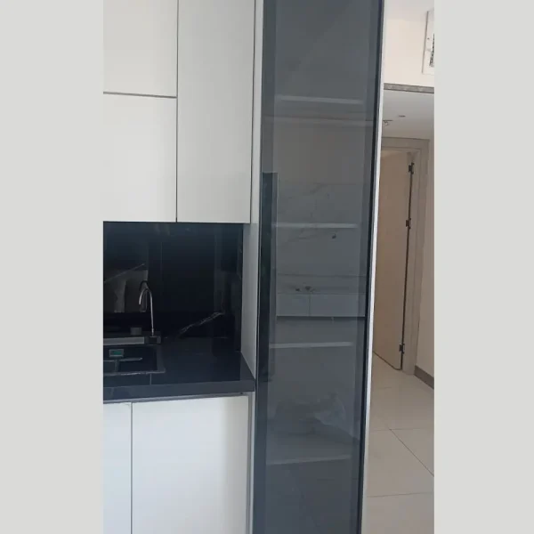 اجرای ویترین دکوفیکس برای کابینت آشپزخانه